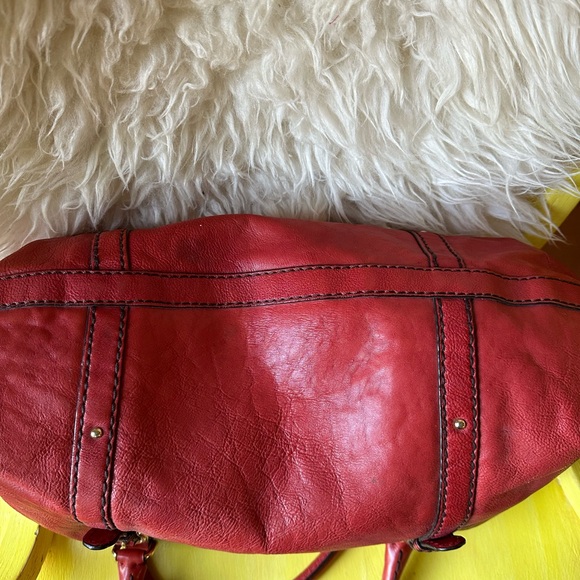 Red leather Antonio Melani large zippered satchel handbag - Picture 5 of 10